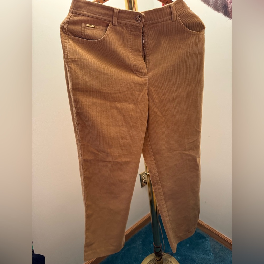 St. John woman’s corduroy jeans size 6